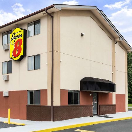 Super 8 By Wyndham Chester/Richmond Area Zewnętrze zdjęcie