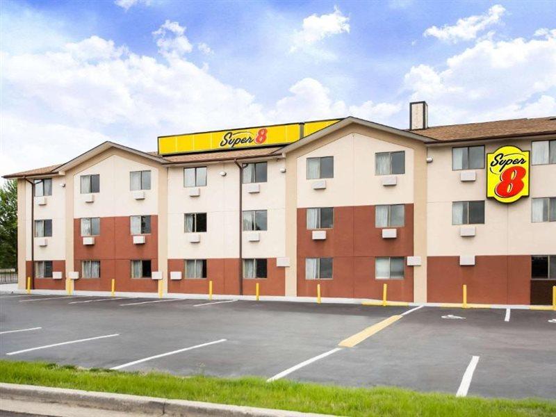 Super 8 By Wyndham Chester/Richmond Area Zewnętrze zdjęcie
