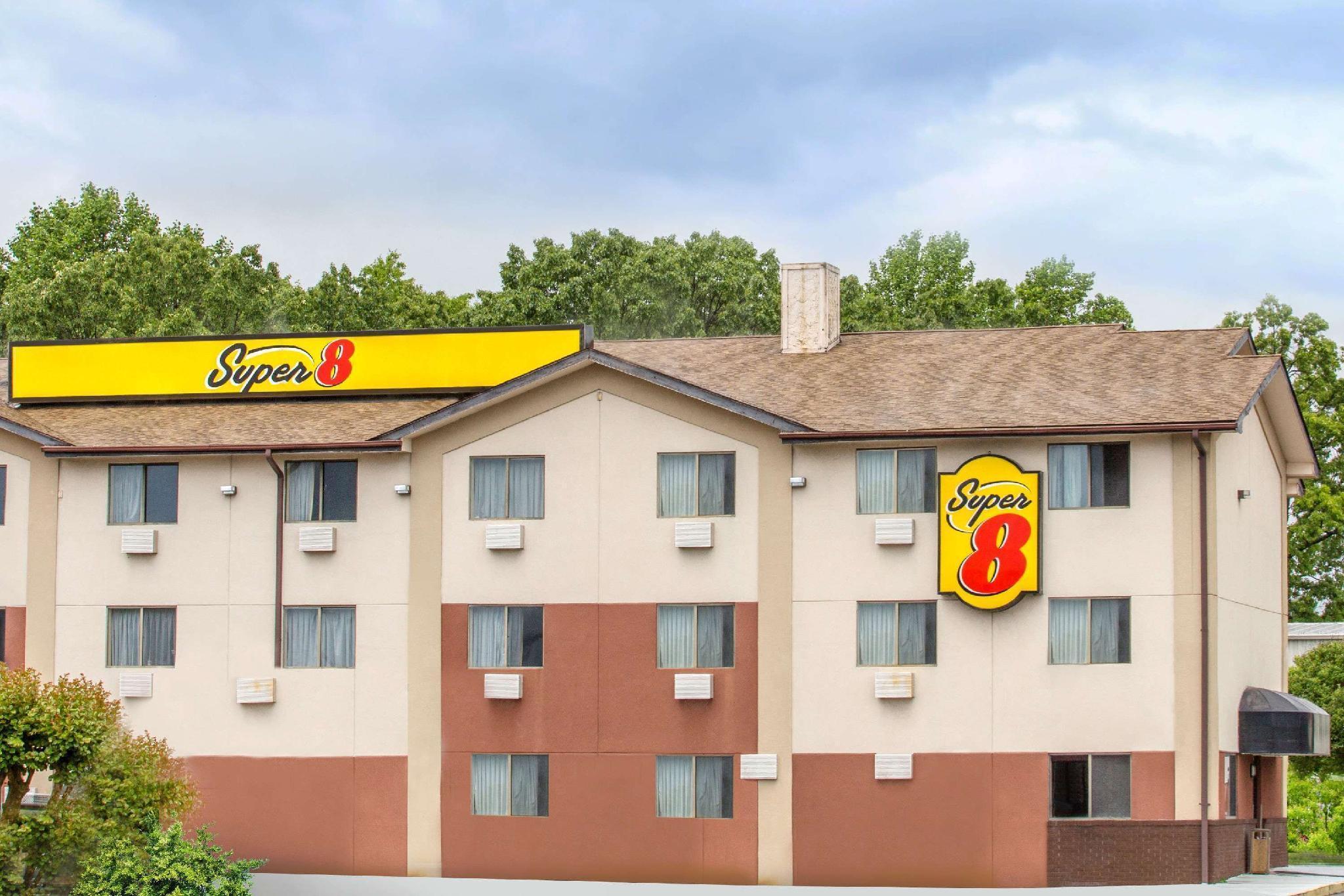 Super 8 By Wyndham Chester/Richmond Area Zewnętrze zdjęcie